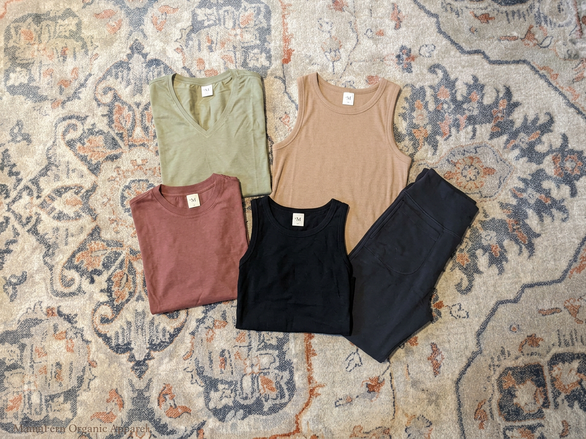Crunchy mom style in natural fabrics and earthy tones